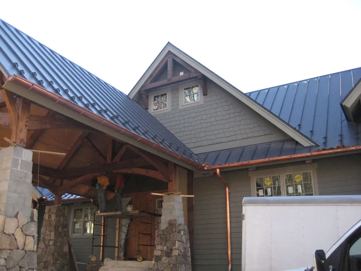 Craftsman Roofing team delivering quality roofing work in Narod